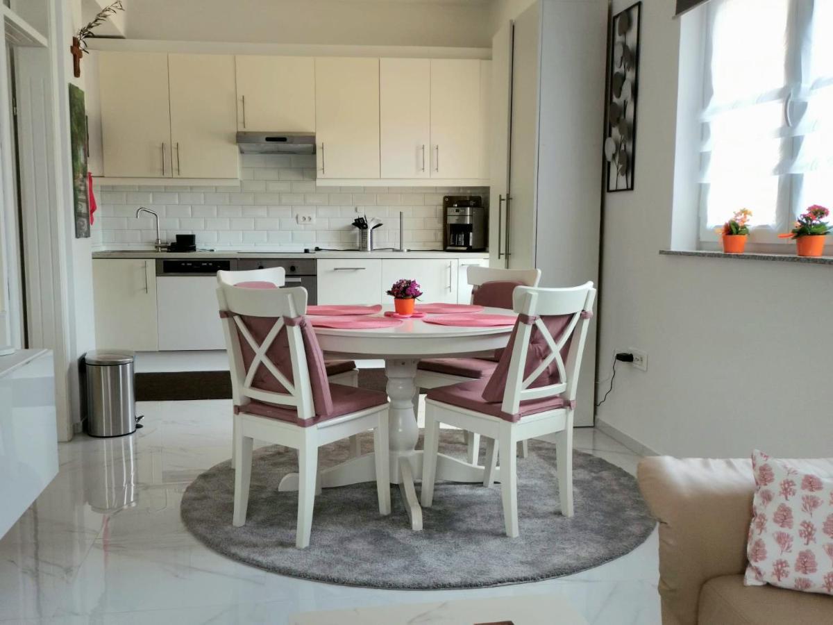 Apartment Grazia Pula Exteriör bild